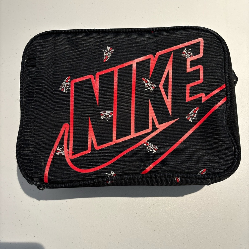 Nike Black and Red Men's Lunch Bag